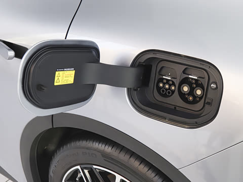 2025�� �Ŀ� 560MAX 185kW