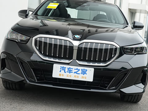 2026�� �Ŀ� 525Li M�˶���װ