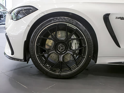 2026�� �Ŀ� AMG CLE 53 4MATIC+ ������ܳ�