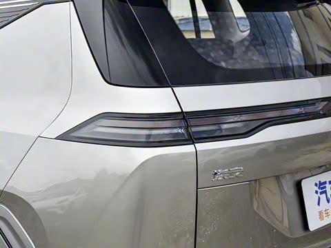 2025�� Plus 610 ������