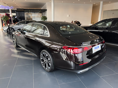 2026�� E 300 L ������