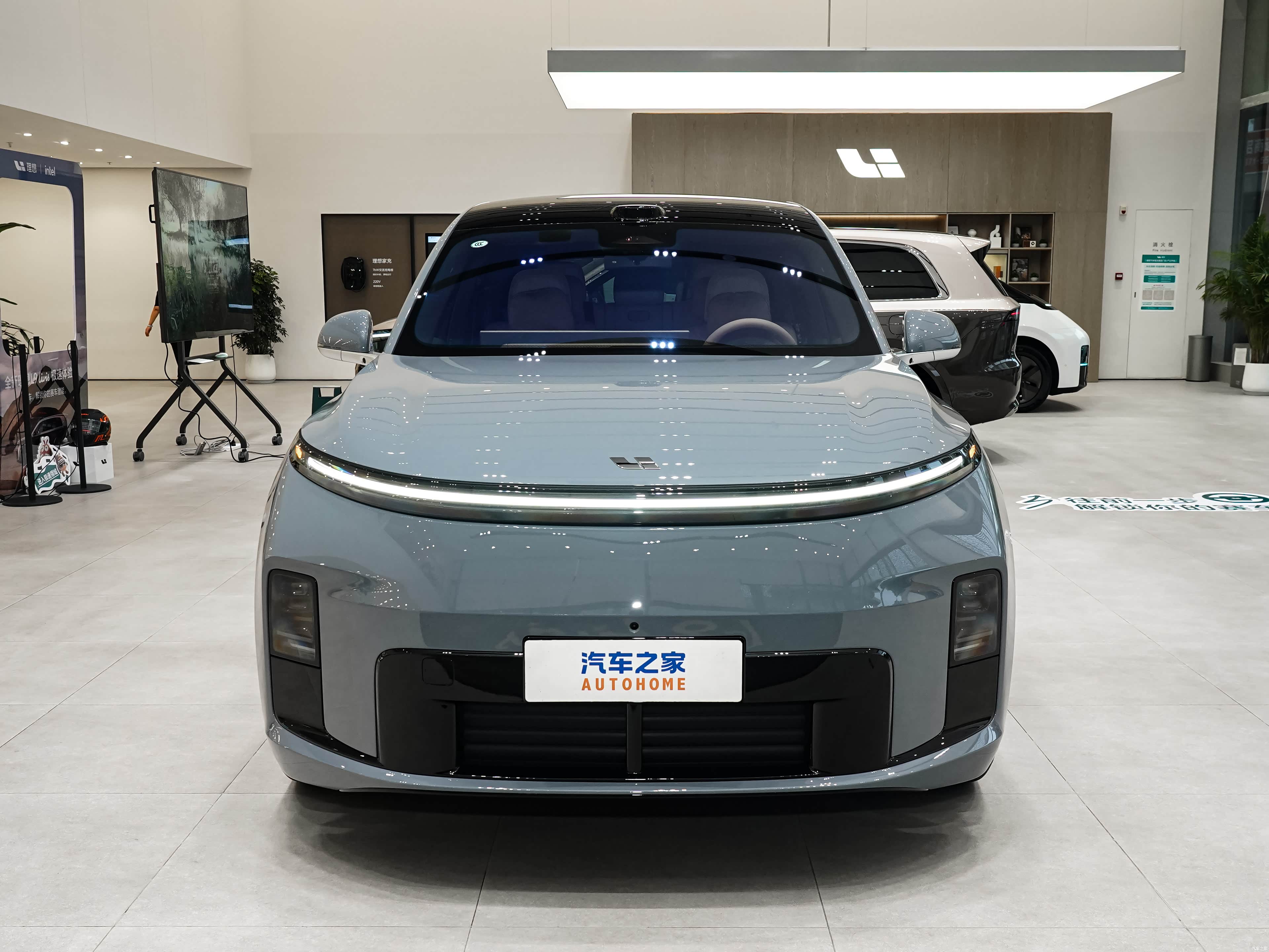 Li Auto L8, миниатюра 2