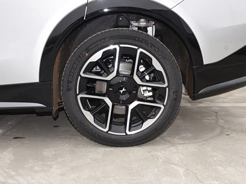 2026�� ���� 1704 Max �Ƽ���