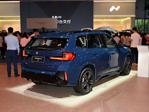 2025�� xDrive30L M�˶���ҹ��װ