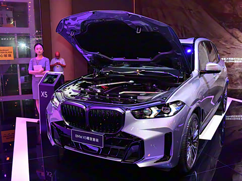 2025�� xDrive 40Li ������M�˶���ҹ��װ