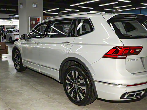 2025�� ���ڿ� 330TSI �Զ�����R-Line��ҫ��