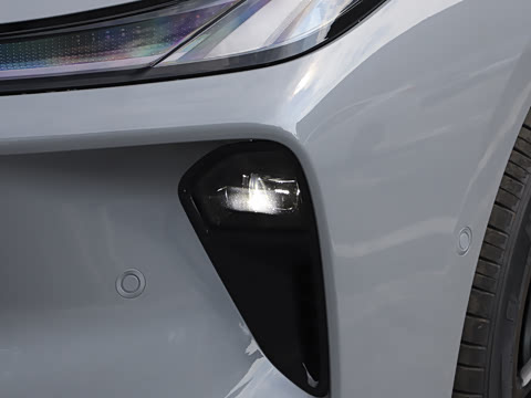 2026�� 535 MAX�����