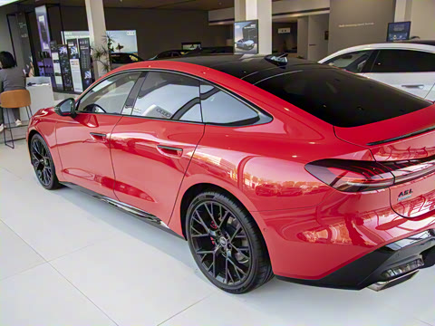 2026�� TFSI quattro 150kW �����޶���