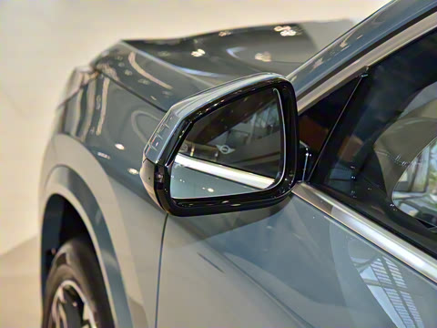 2025�� sDrive25i M�˶���װ