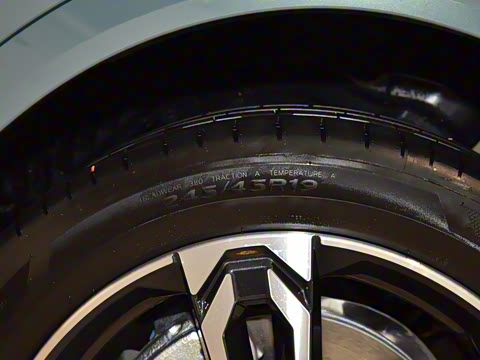 2025�� sDrive25i M�˶���װ