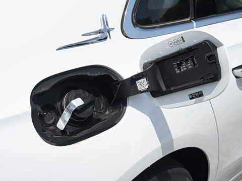 2025�� �Ŀ� E 260 L