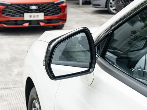 2026��  2.0T  EcoBoost  ������