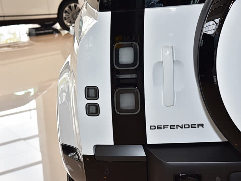 2026�� 110 3.0T P400 X-Dynamic HSE