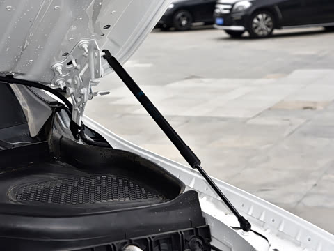 2026�� GLC 300 L 4MATIC ������