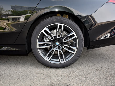 2026�� 525i M�˶���װ