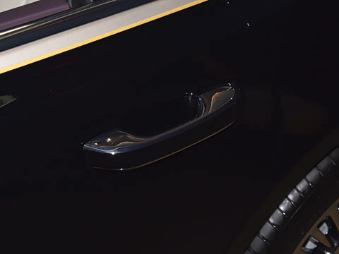 2026�� 4.0T V8��