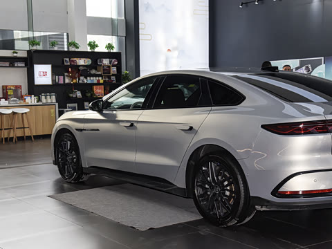 2026�� EV �Ǽݰ� 705KM����������