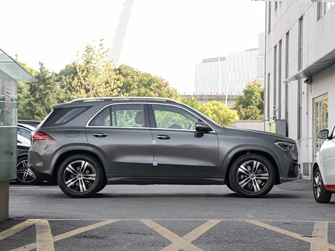 2025�� GLE 400 e 4MATIC