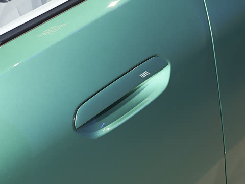 2027�� 40L