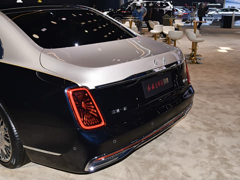 2026�� 4.0T V8��
