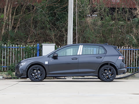 2026�� 300TSI R-Line