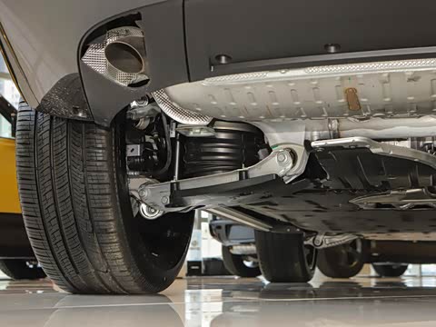 2026�� 3.0 L6 360PS SE�����