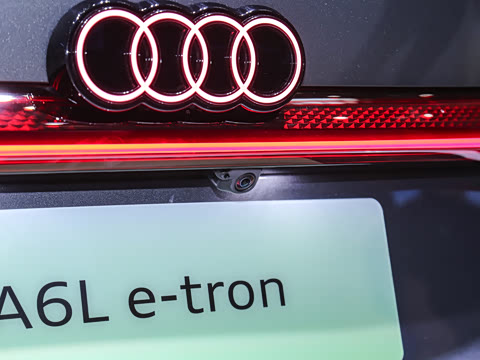 2026�� quattro Ǭ���Ǽݰ�