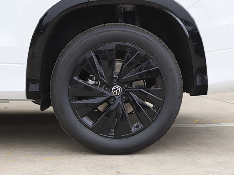 2026�� �Ŀ� ̽��L 300TSI ������Ӣ