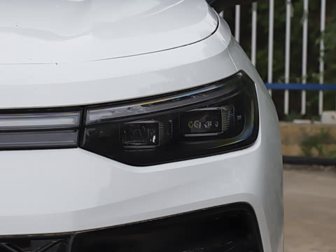 2026�� �Ŀ� ̽��L 300TSI ������Ӣ
