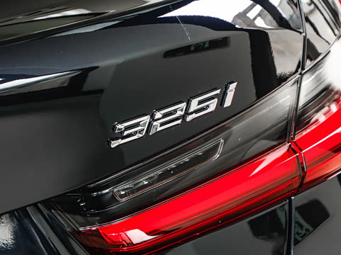 2026�� 325i M�˶���װ