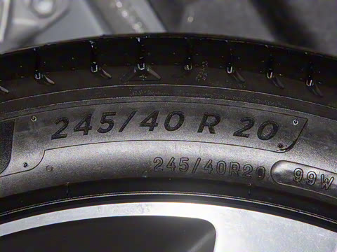 2025�� �ھ������ 75kWh Touring