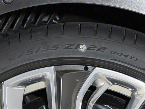 2026�� 4.0T V8 Mulliner