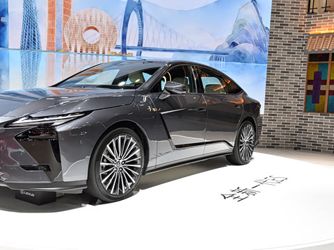 2025�� 350e