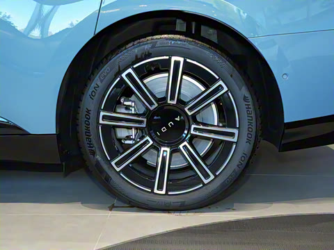 2026�� �ȷ�quattro��