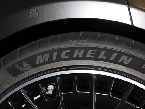 2025 Ŀ AMG CLE 53 4MATIC+ ܳ