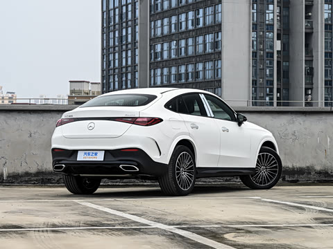 2026�� �Ŀ� GLC 300 4MATIC ����SUV