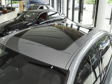 2026�� 330Li M�˶���ҹ��װ