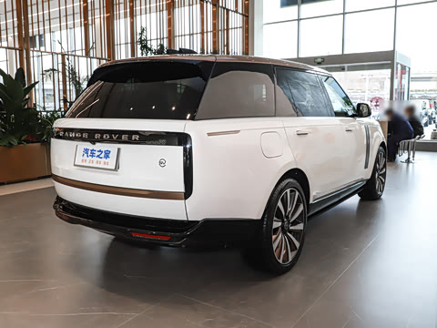 2025�� 4.4 V8 SV���ٴ����ӳ��� 4��