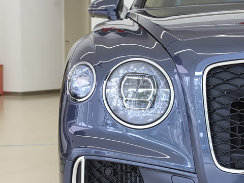 2026�� 4.0T V8 ��׼��