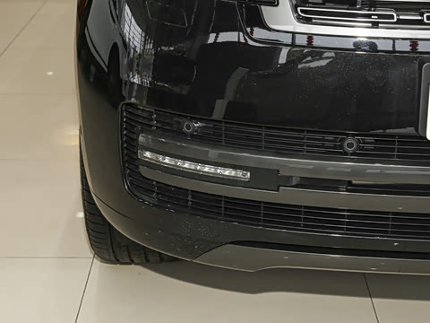 2026�� 3.0 L6 400PS SE�����