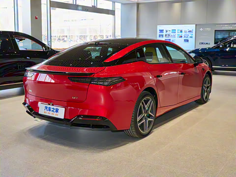 2025�� �Ŀ� 710 Max��