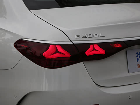 2026�� �Ŀ�� E 300 L ʱ���˶���