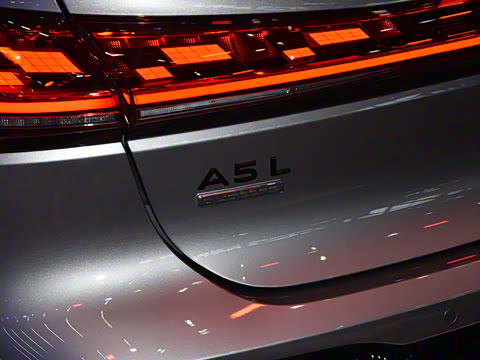 2026�� TFSI quattro 200kW �콢������