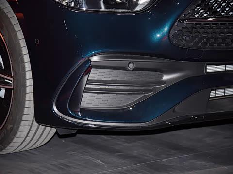 2026�� C 260 L �ҹ�˶���