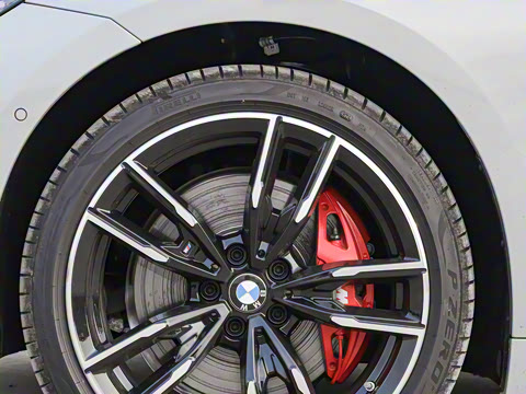 2025�� M240i xDrive