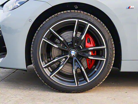 2025�� M240i xDrive