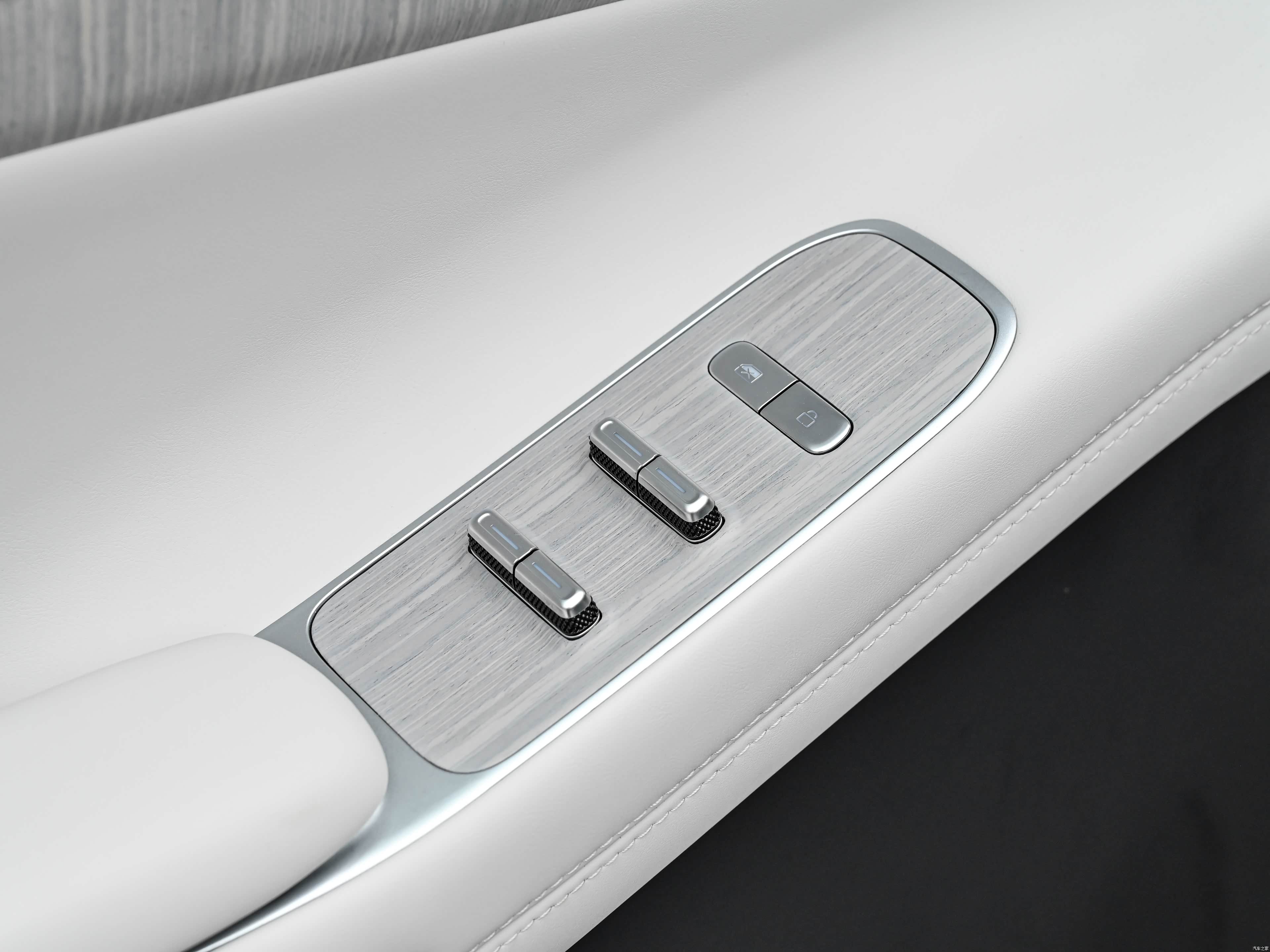XPeng X9, миниатюра 25
