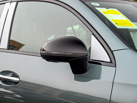 2025�� �Ŀ� GLC 300 4MATIC ����SUV