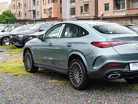 2025�� �Ŀ� GLC 300 4MATIC ����SUV