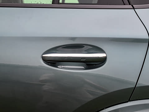 2025�� �Ŀ� GLC 300 4MATIC ����SUV